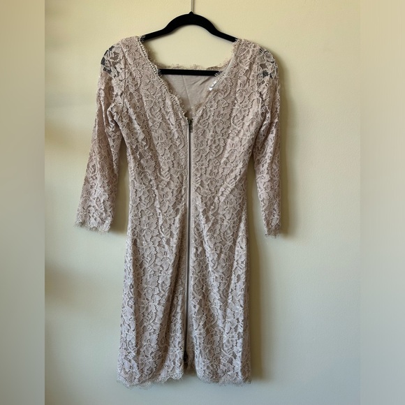 Elegant Diane Von Furstenburg nude lace dress - Picture 3 of 11
